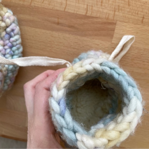 Beautiful, soft, wool and sheepskin baby booties - Picture 6 of 6